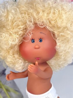 Кукла Nines виниловая 23см Little Mia Latina без одежды (3199WL7)