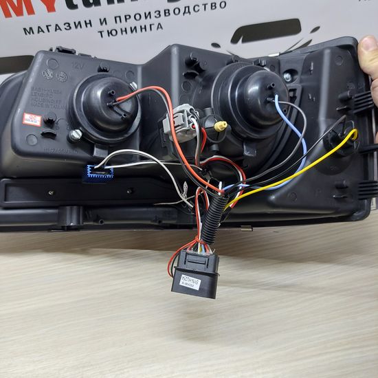 Передние фары VW T5 daylight black