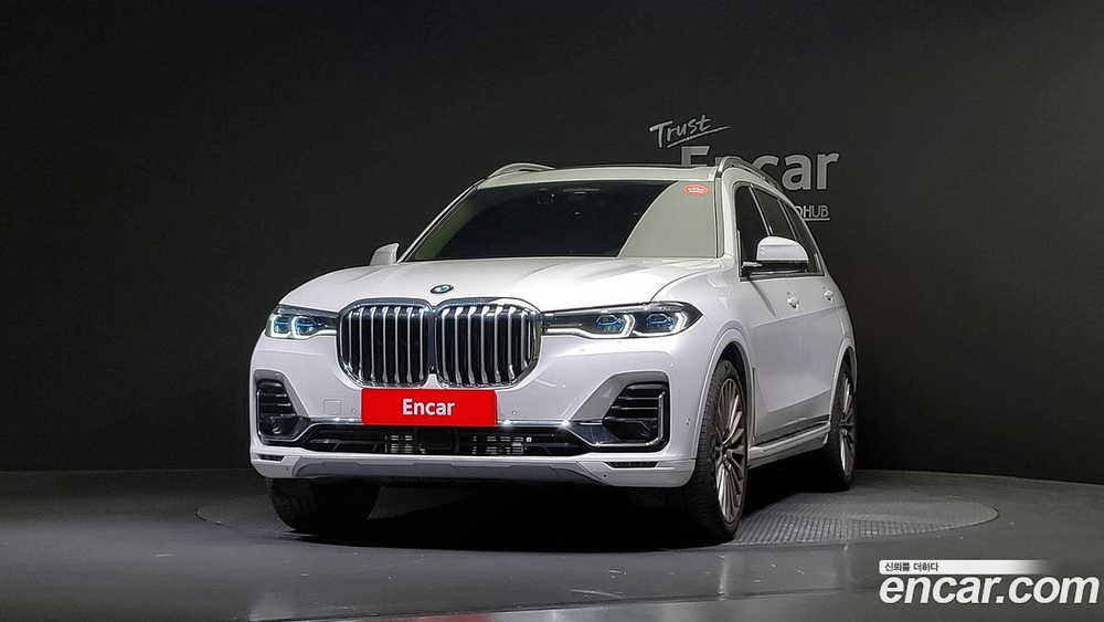 BMW X7 (G07) xDrive 40i Design Pure Excellence 7-и местный (05.2021)