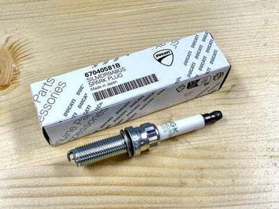 Ducati Свеча зажигания 67040581B