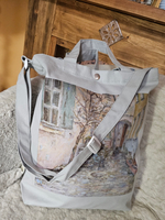 Сумка-шоппер из хлопка на кнопке с регулирующейся лямкой и авторской картинкой "Таллинский дворик"