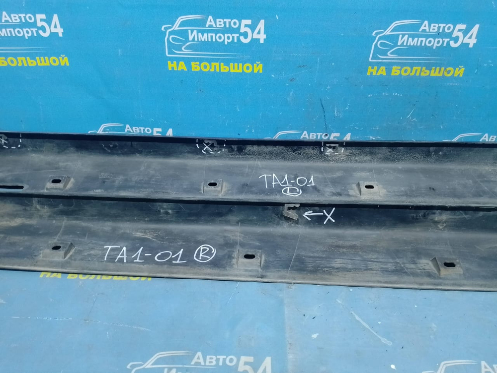 Порог правый пластиковый Honda AVANCIER 1999-2003