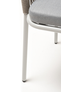 "Лион" стул плетеный из роупа, каркас алюминий светло-серый (RAL7035) муар, роуп серый меланж круглый, ткань светло-серая