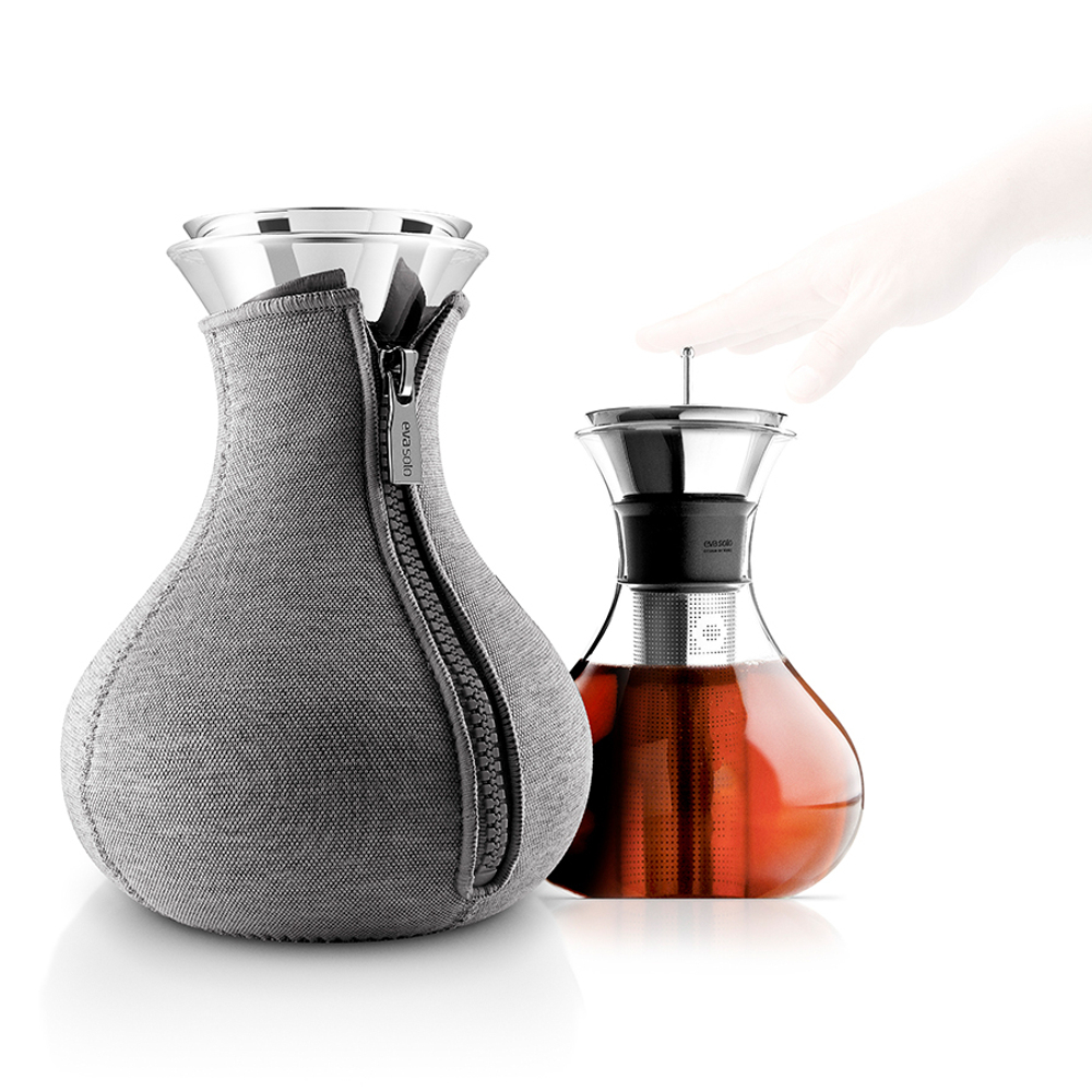Чайник заварочный Tea maker в неопреновом текстурном чехле, 1 л, темно-серый, Eva Solo