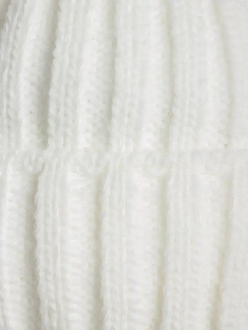 Шапка зимняя для девочки со снудом и помпонами