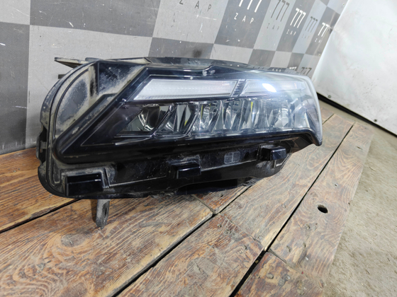 Фара левая LED Geely Coolray 23-нв Б/У Оригинал 7051055300