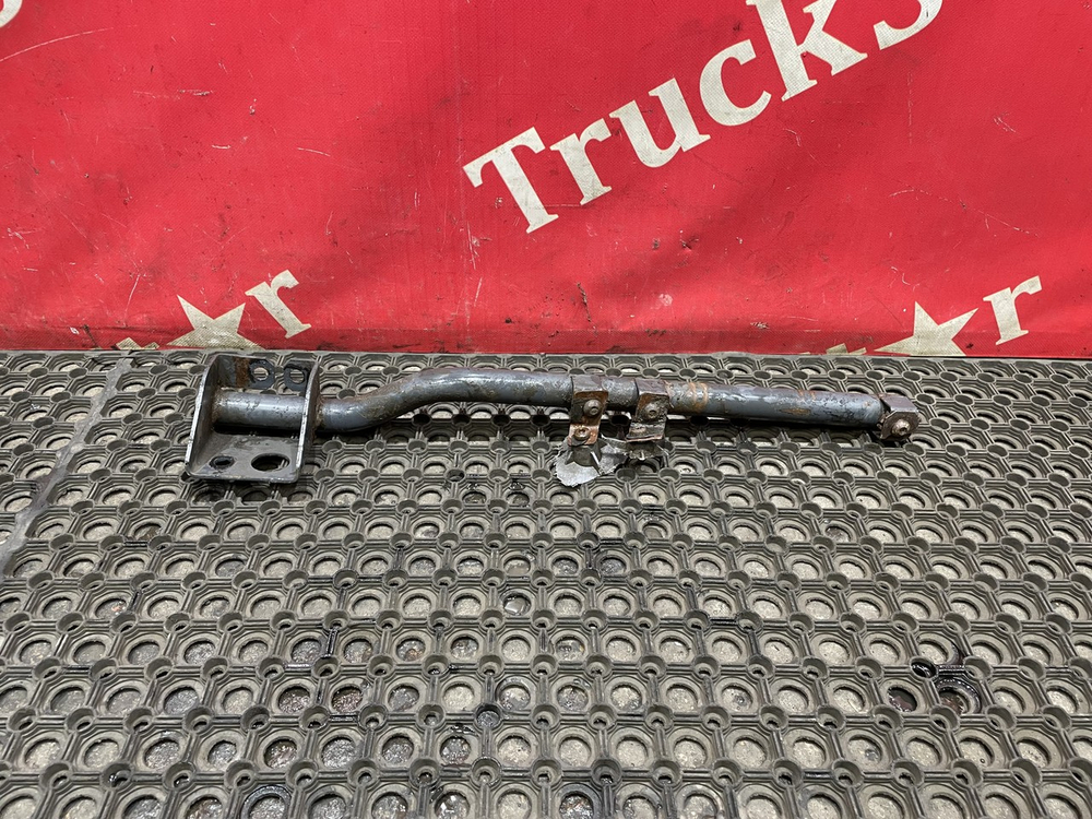 Кронштейн крыла переднего правого