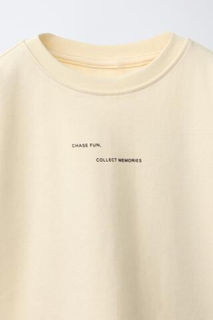 ZARA ФУТБОЛКА С НАДПИСЬЮ ИЗ ИНТЕРЛОКА, ПАСТЕЛЬНО-ЖЕЛТЫЙ