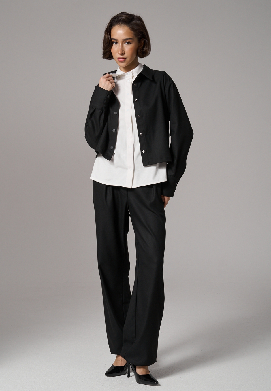 Брюки с поясом на резинке черные