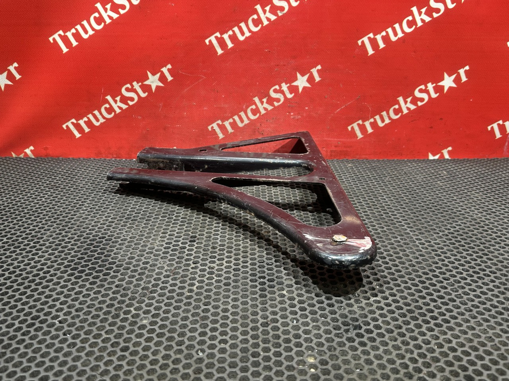 Кронштейн воздушного фильтра 2018г