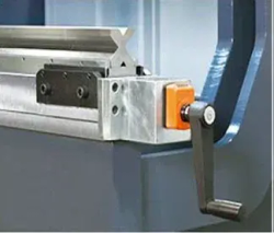 Гидравлический листогибочный пресс B-Power 30/1600