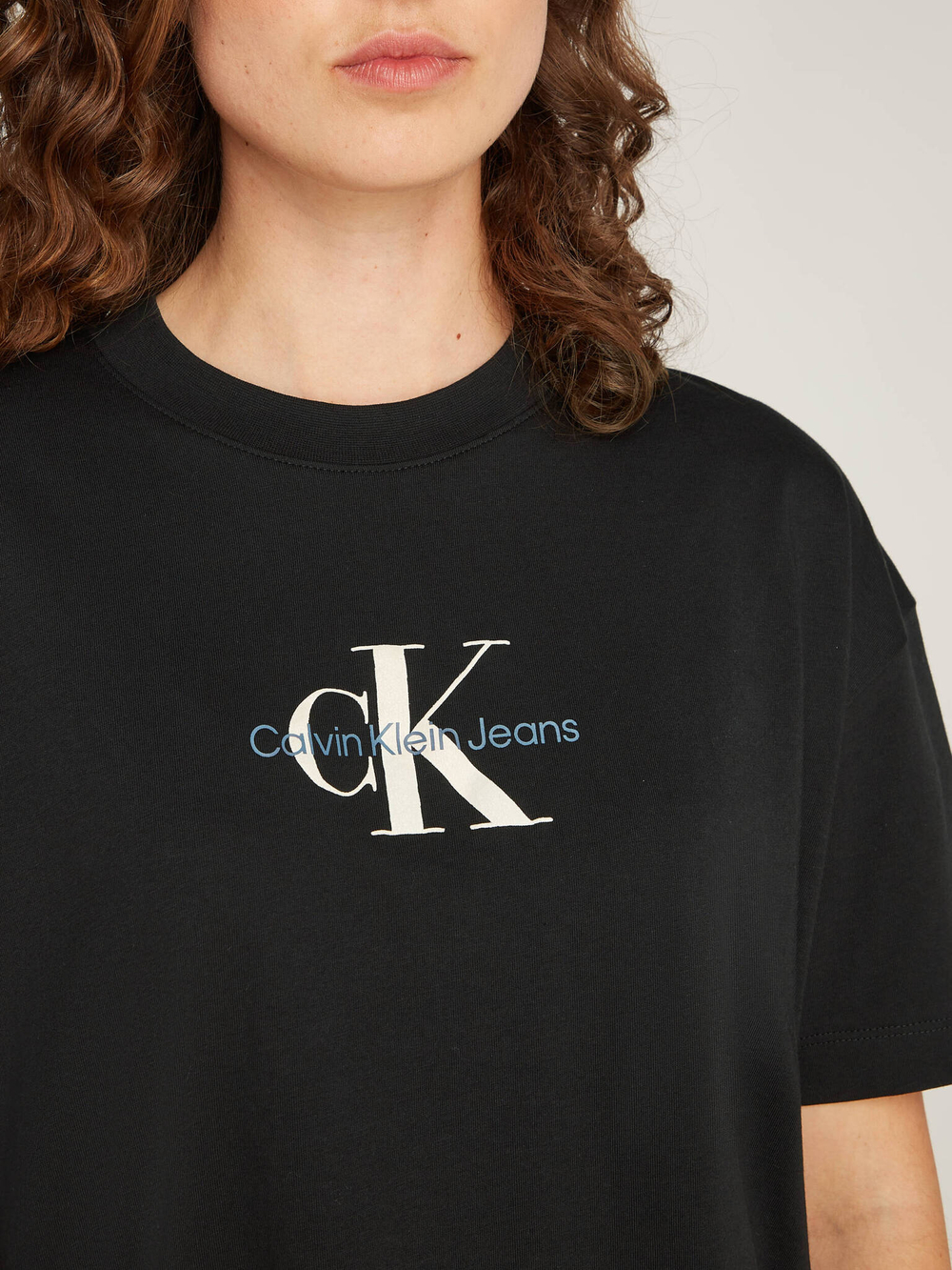 Футболка CALVIN KLEIN JEANS - черный(J20J224242)