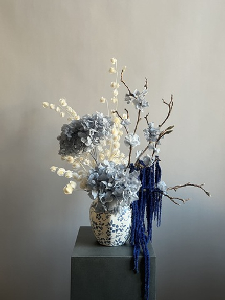 Композиция в кашпо Лунария