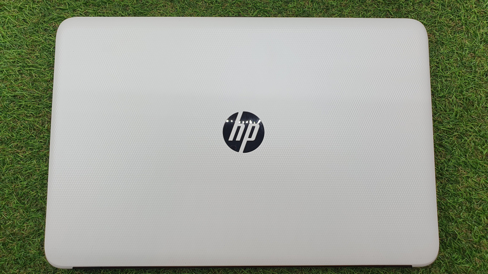 Ноутбук HP i5-5/8 Gb/Radeon R5 M330 2 Gb/ 15-ac022ur (N1K64EA)