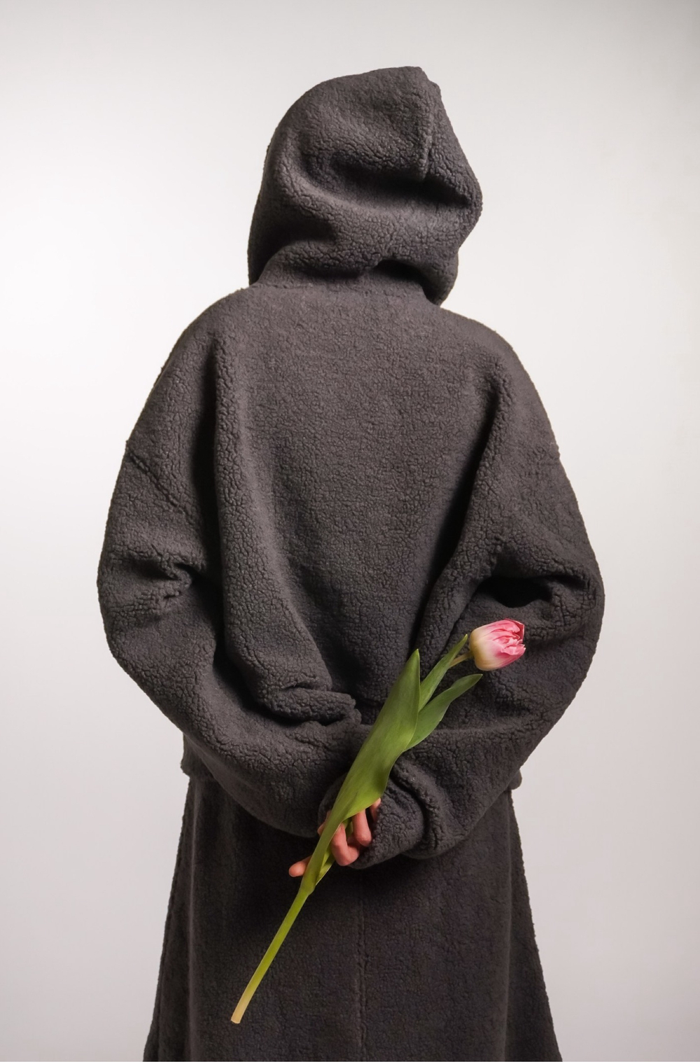 Худи на молнии укороченная из плюшевой ткани, графит