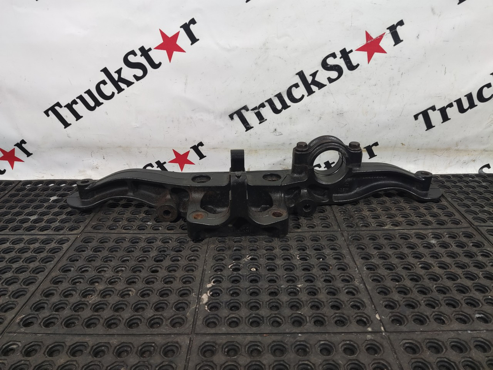 Кронштейн пневморессоры задний правый 2023г