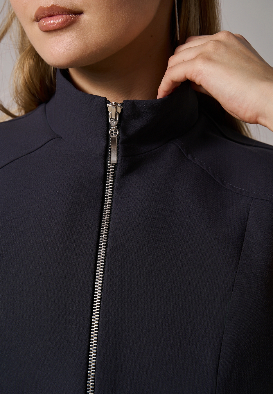 Жилет на молнии синий