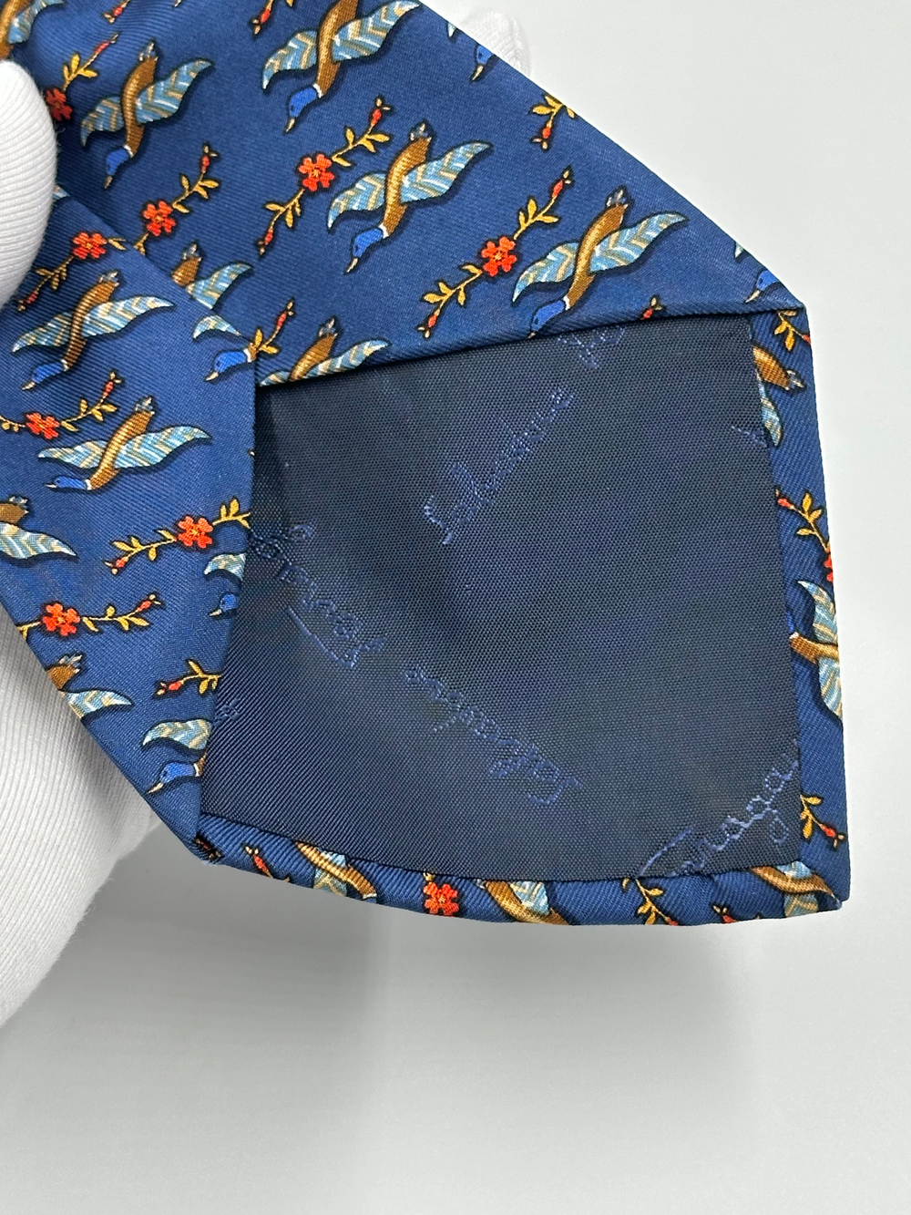 Галстук синий «Утки» Salvatore Ferragamo