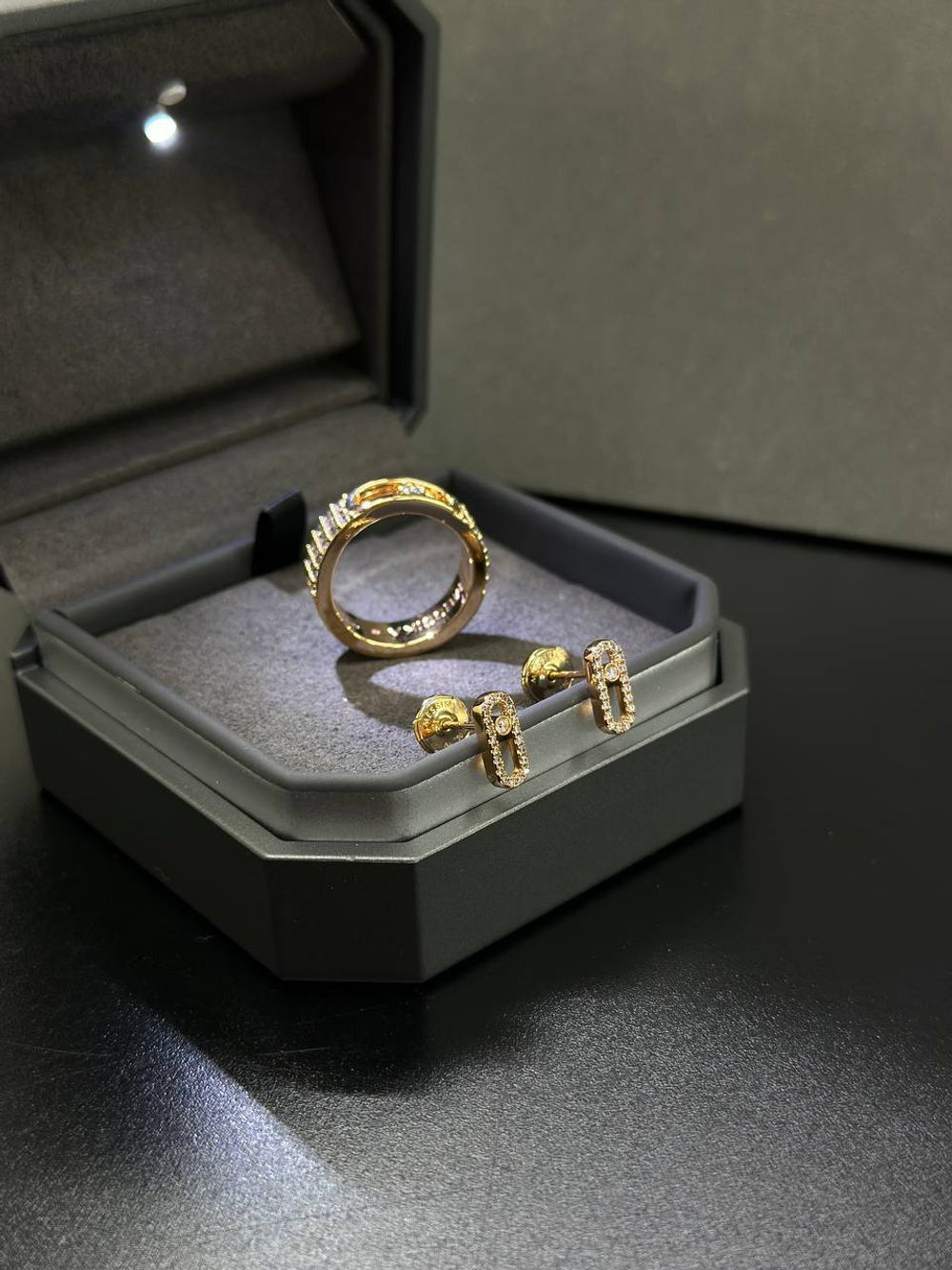 Кольцо Messika