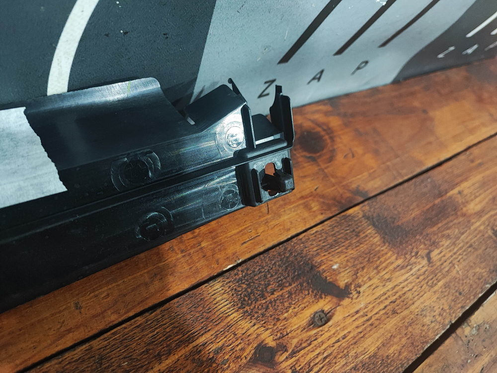 Дефлектор радиатора Toyota RAV4 V (XA50) Новый Оригинал 1659425020