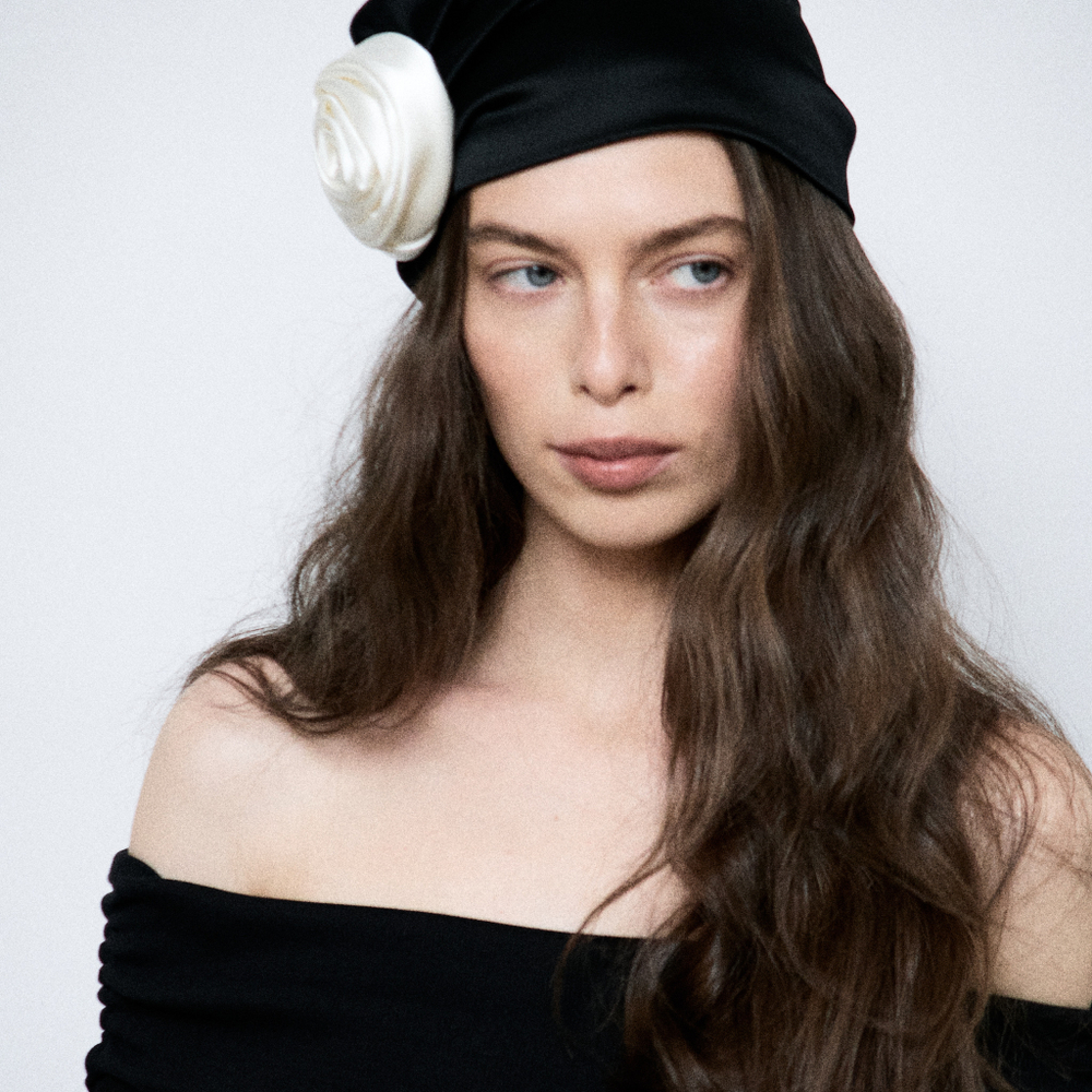 Чалма с белой розой