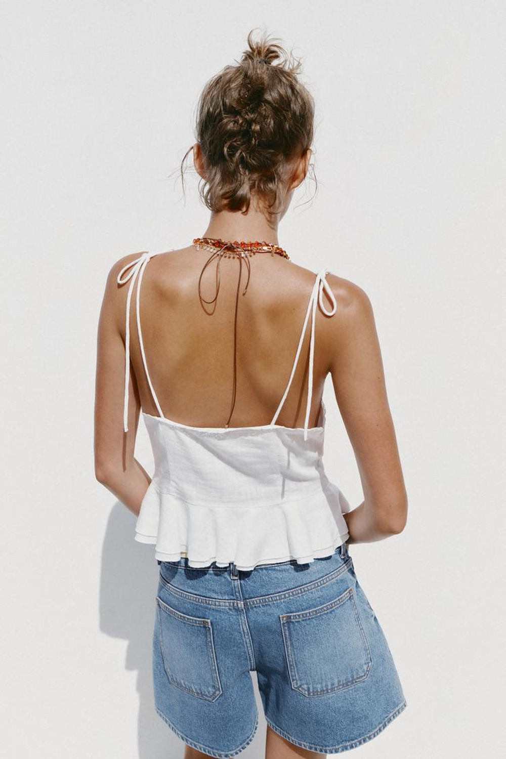 ZARA РОМАНТИЧНЫЙ ТОП ИЗО ЛЬНА С ЗАЩИПАМИ, БЕЛЫЙ