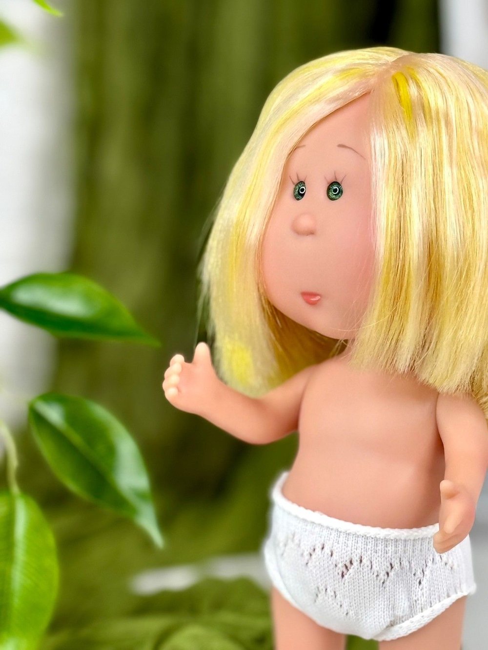 Кукла Nines виниловая 23см Little Mia без одежды (3199W28)