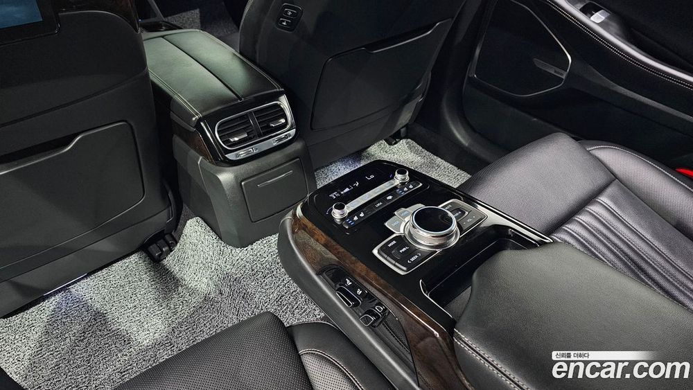 Genesis G90 3.8 AWD (10.2020)