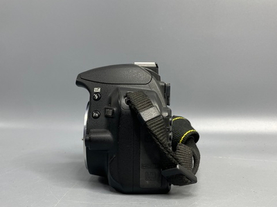 Nikon D3100 3.936 кадров