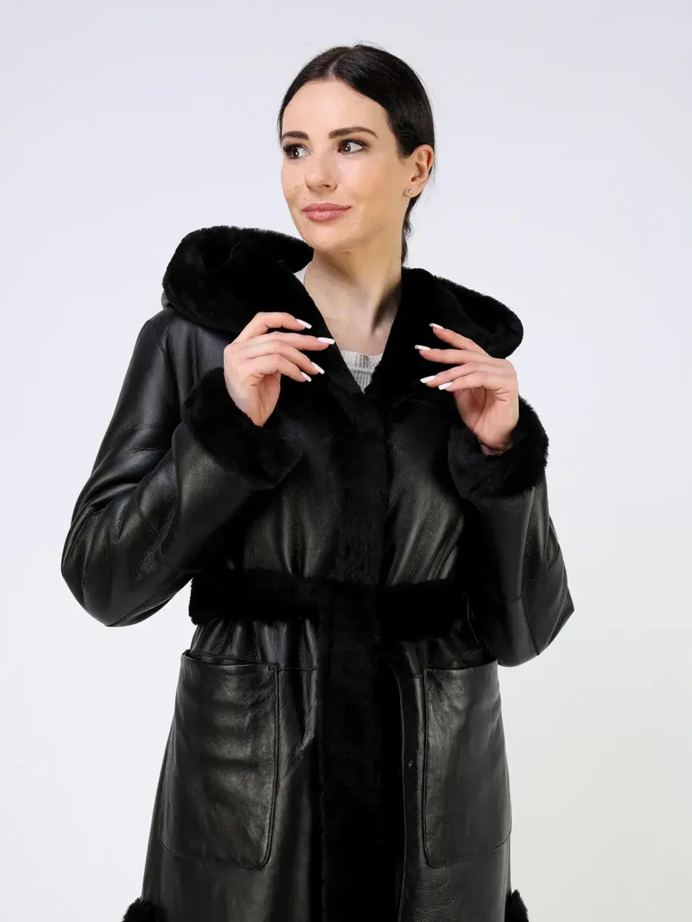 Дубленка зимняя шуба натуральная с капюшоном длинная