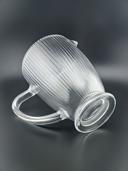 Кувшин стеклянный 1 л. на ножке "Вертикаль"