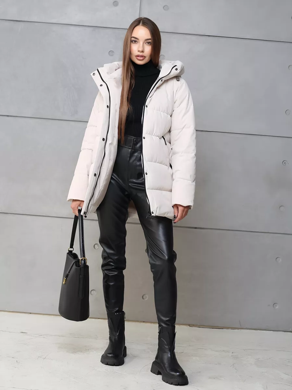 Куртка демисезонная с капюшоном