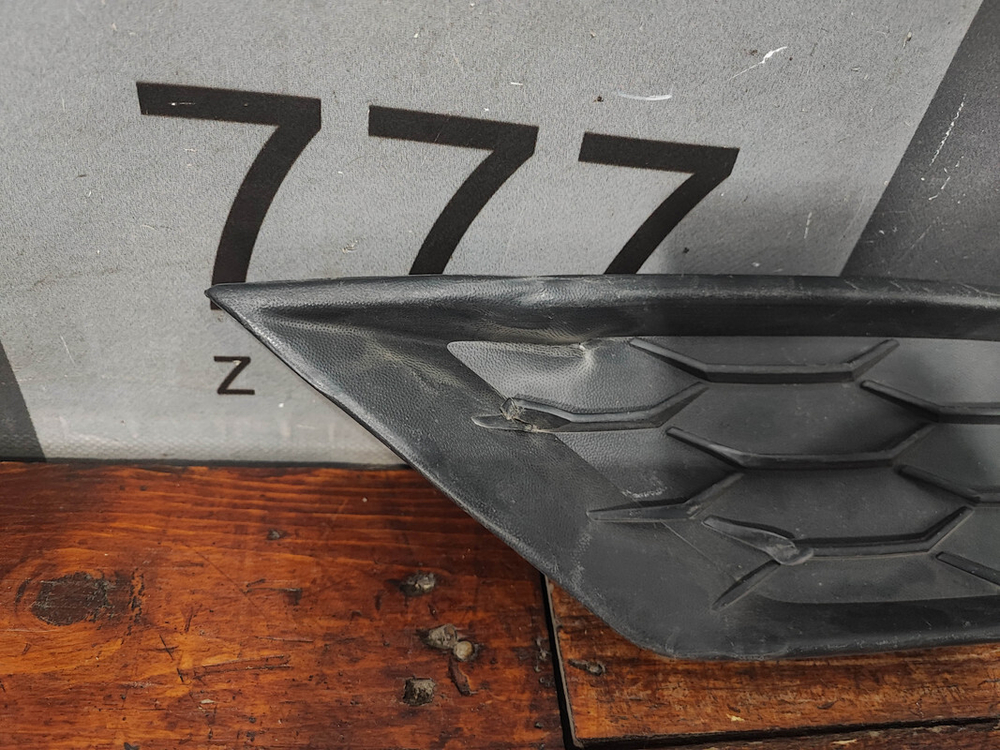 Накладка переднего бампера VW Tiguan 2 16-20 Б/У Оригинал 5NA8546619B9