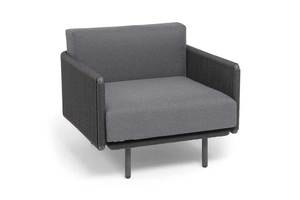 "Джелло" кресло плетеное из роупа, каркас алюминий темно-серый (RAL7024) муар, роуп темно-серый круглый, ткань темно-серая 027