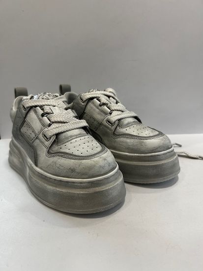 Кроссовки женские