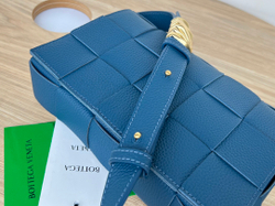 Bottega Veneta Cassette 23 cm
