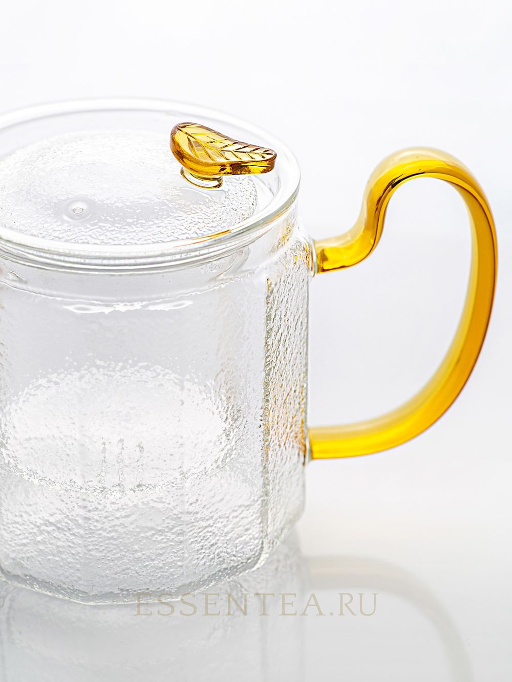 комплект из чайника и 4 чашек