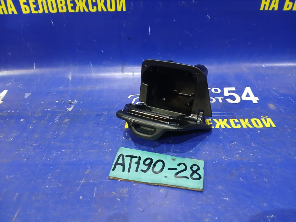 Пепельница TOYOTA CARINA E 1992