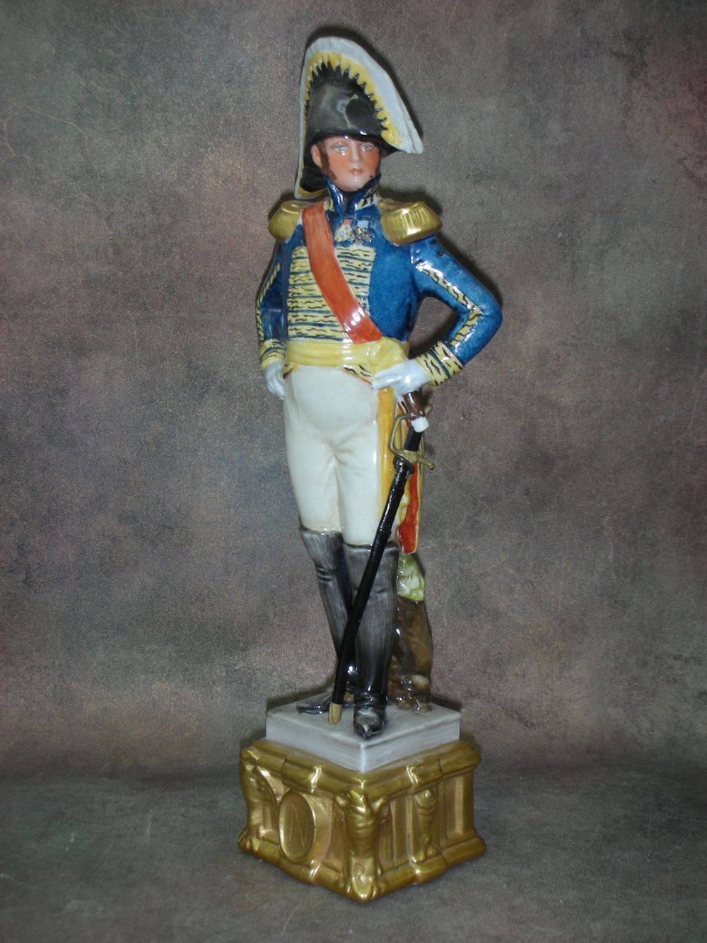 Статуэтка. Фарфор. Солдат. Маршал. Capodimonte. Италия