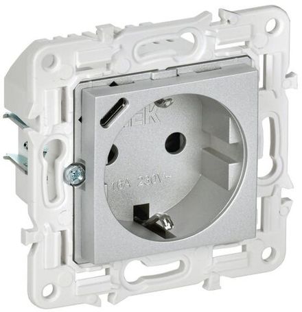 Розетка SKANDY 18Вт 16А с заземл. защ. шторки с USB C SK-R17S серебр. IEK SK-R14-16-U14-018-K23