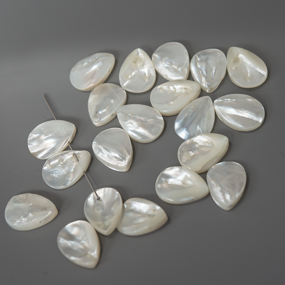 Капля из перламутра морских ракушек, 13*18мм, белый