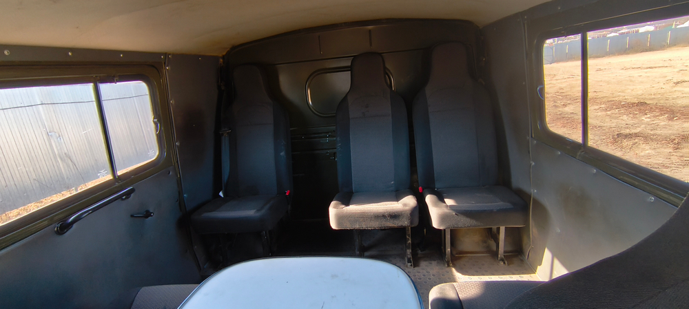 UAZ 3909* Грузопассажирский 390995-04 (без ABS, Бензиновый, 2,7 л, 112 л.с.)