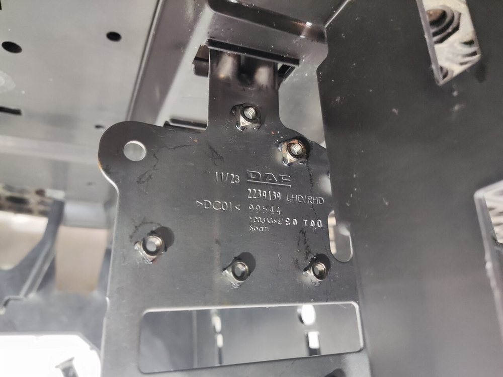 Кронштейн крепления торпедо