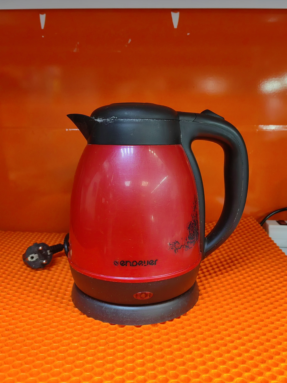 Чайник Kromax Endever KR-210S