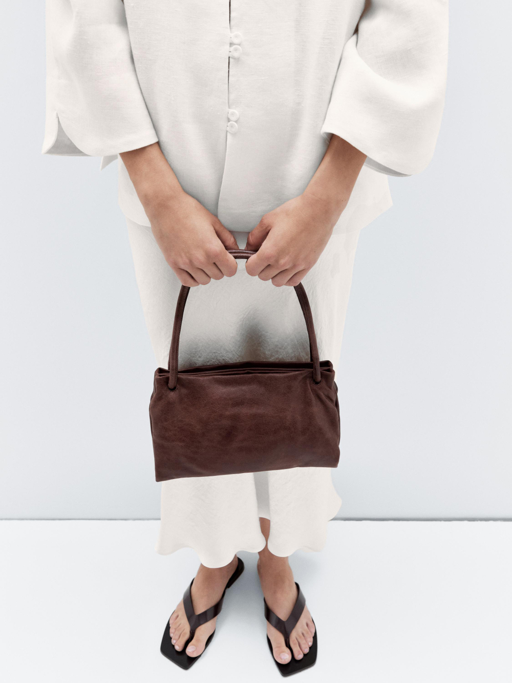 Massimo Dutti Маленькая сумка из кожи наппа с отделениями, цвет кожи