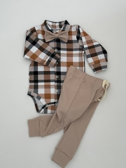 Комплект на мальчика боди с бабочкой,штанишки