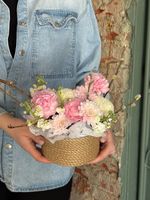 Композиция в плетеной корзине-размер S