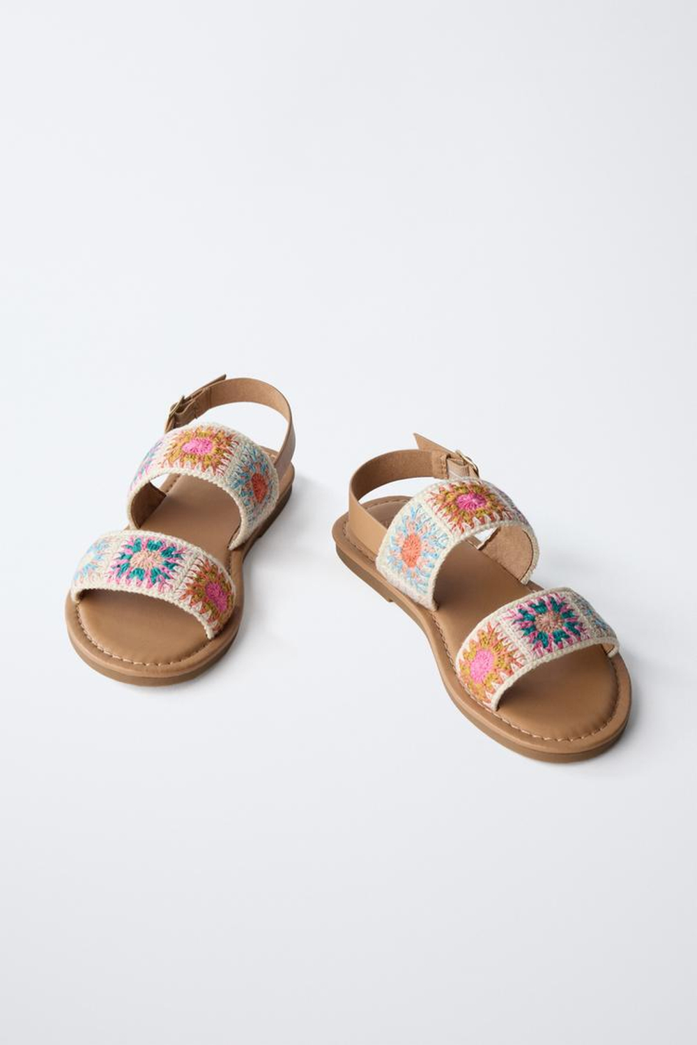 ZARA САНДАЛИИ С КРУЖЕВОМ КРОШЕ, КОРИЧНЕВЫЙ