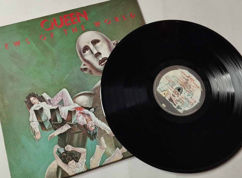 Винтажная виниловая пластинка LP Queen News Of The World (UK 1977) We Will Rock You