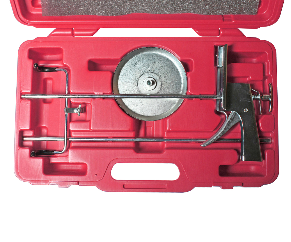 Фиксатор колеса рулевого и педали тормоза в кейсе JTC